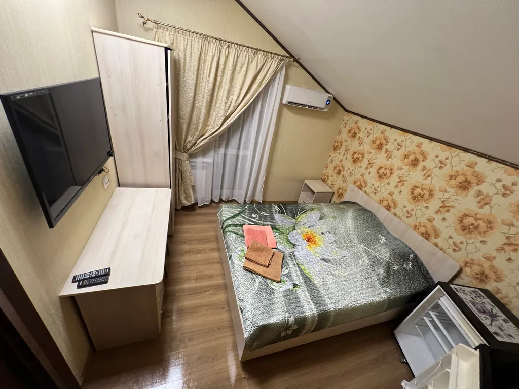 Коттедж Уютный коттедж с бассейном — Южная Озереевка