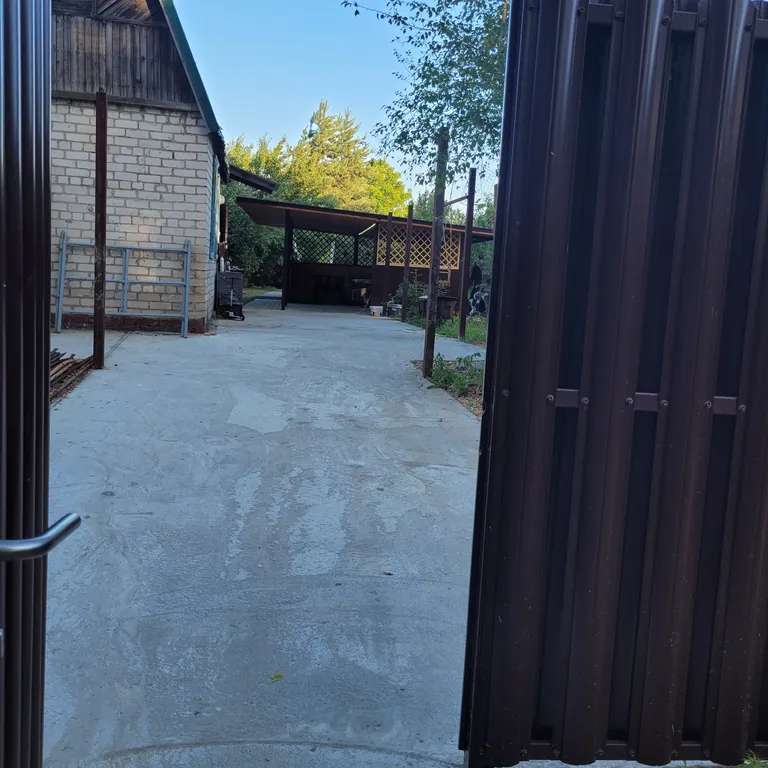 Дача с большой беседкой