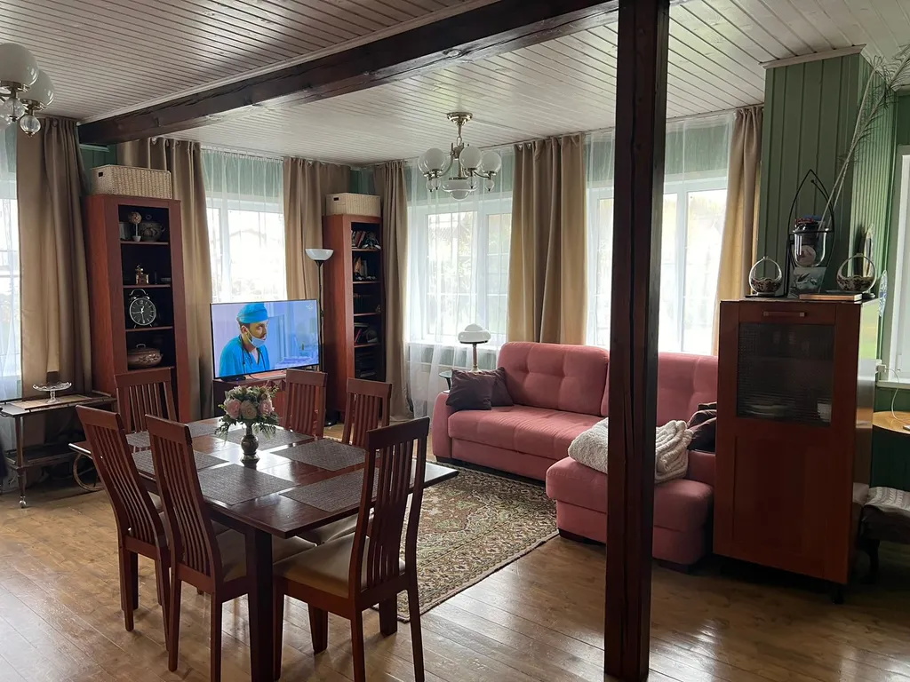 Загородный дом в лесу на Волге