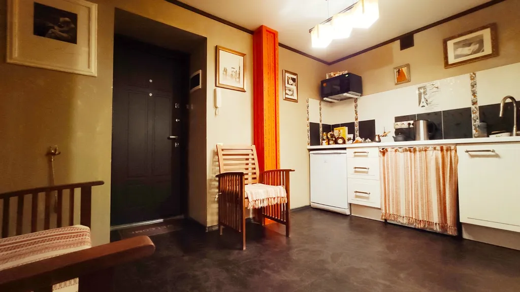 Квартира Коко Шанель с жёлтой ванной на львиных ножках