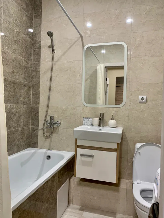 Прекрасная квартира с современным ремонтом.