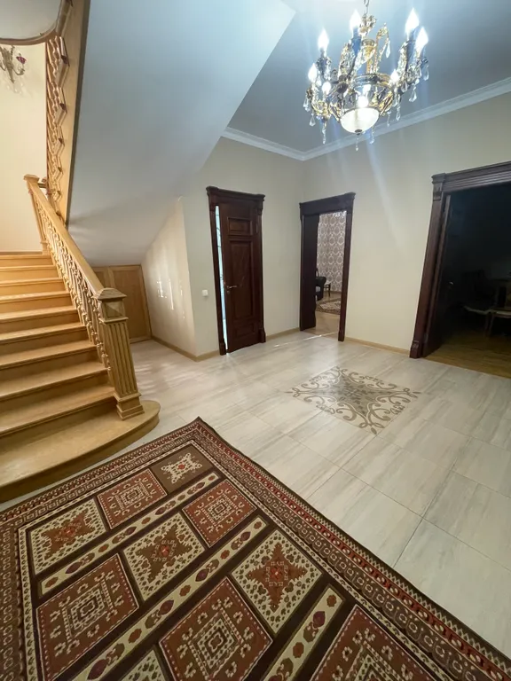 Коттедж с бассейном у Каспия