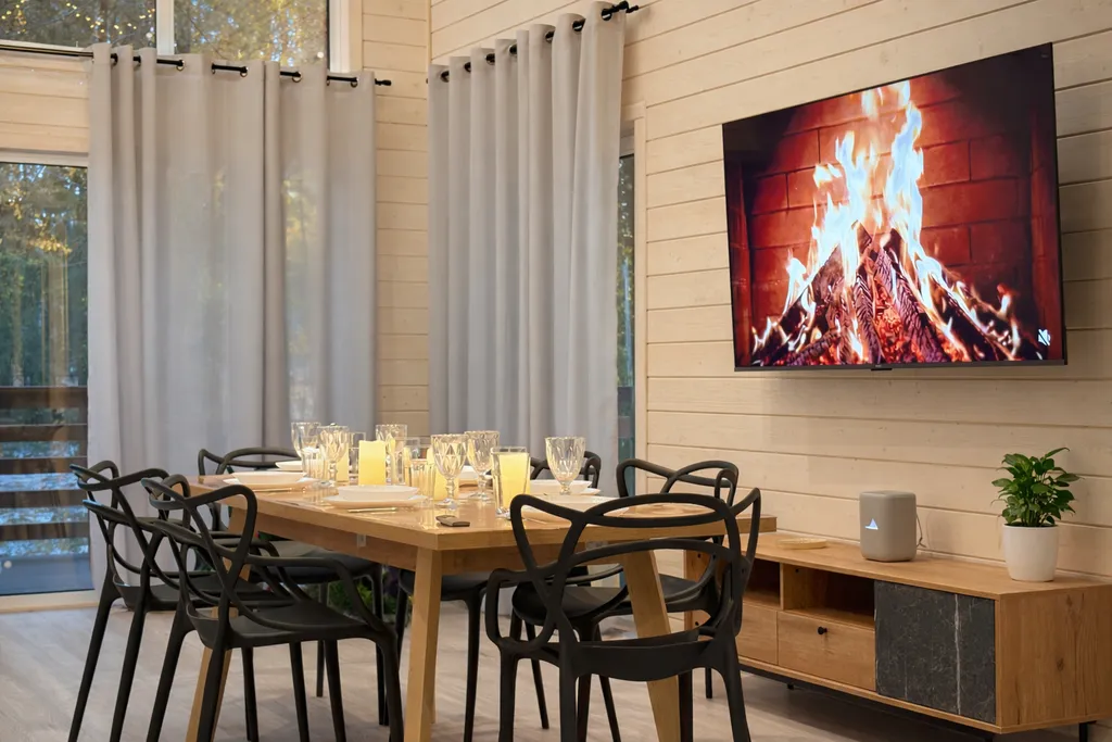 Новый дом в лесу с финской сауной рядом с озером