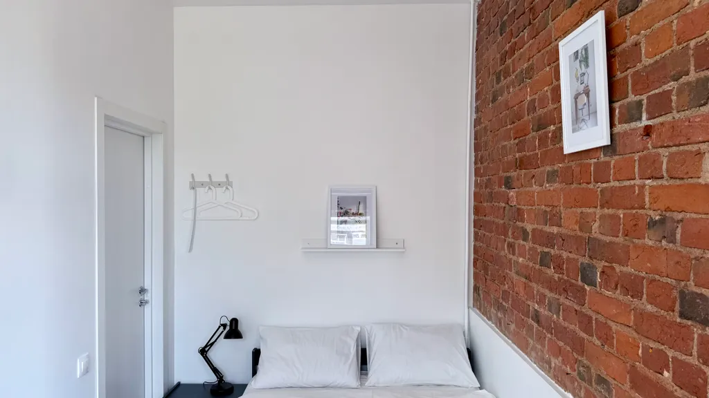 Уютная комната в стиле лофт у метро Парк культуры