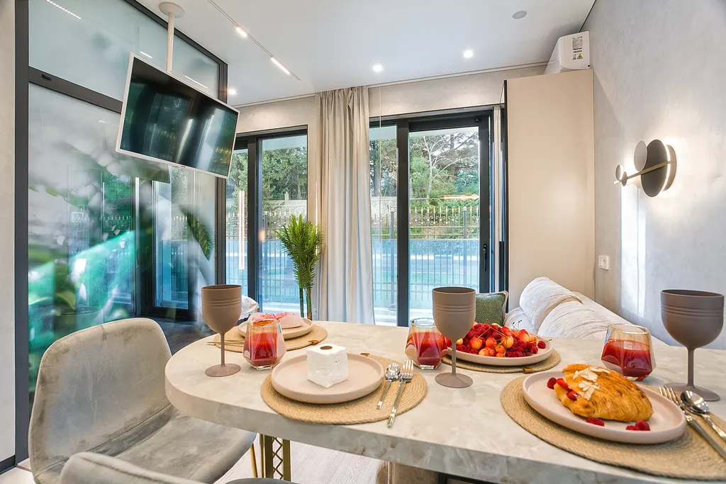 Студия у моря со своим бассейном