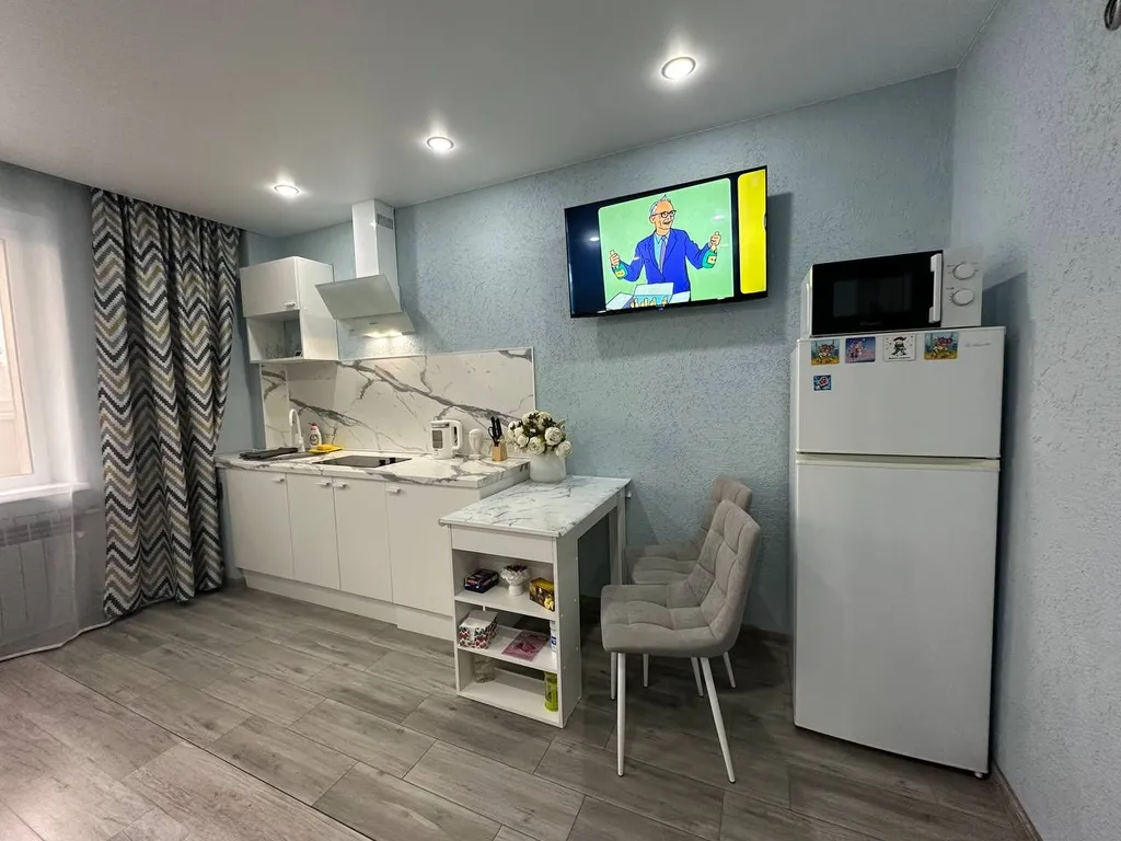 Новая квартира-студия около ТРК Алмаз