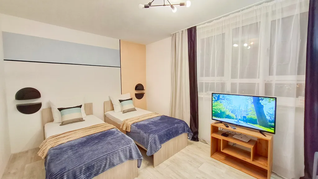 Квартира с видом на Уральские горы и реку Исеть! от 1 до 8 гостей. — аренда посуточно в Екатеринбург