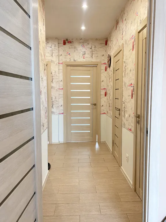 Большая семейная квартира до 5 гостей рядом с Волгой