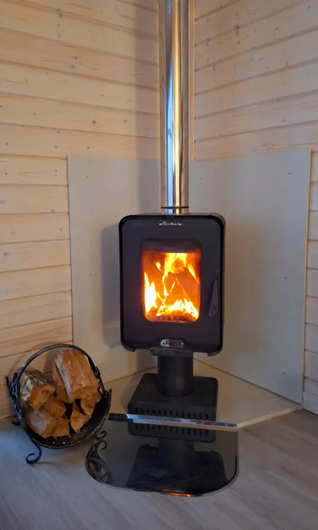 Уютный дом с дровяным камином