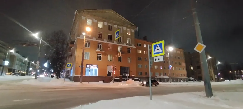 Двухкомнатная в самом центре у набережной