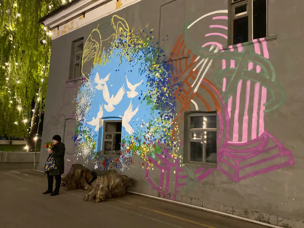 Студия через мост от Кремля