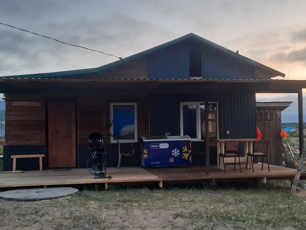 Коттедж Уютный чистый дом с верандой на берегу реки Варзуга — аренда посуточно в Умба