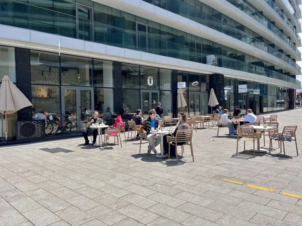 Двухкомнатная квартира с шикарным видом на море и парк в Batumi View