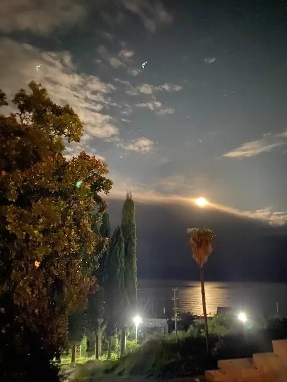 Тихое место для спокойного отдыха у моря