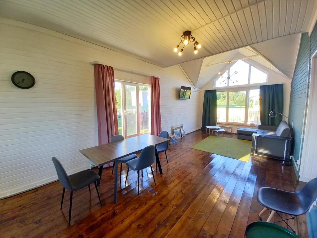 Дом с просторной гостиной