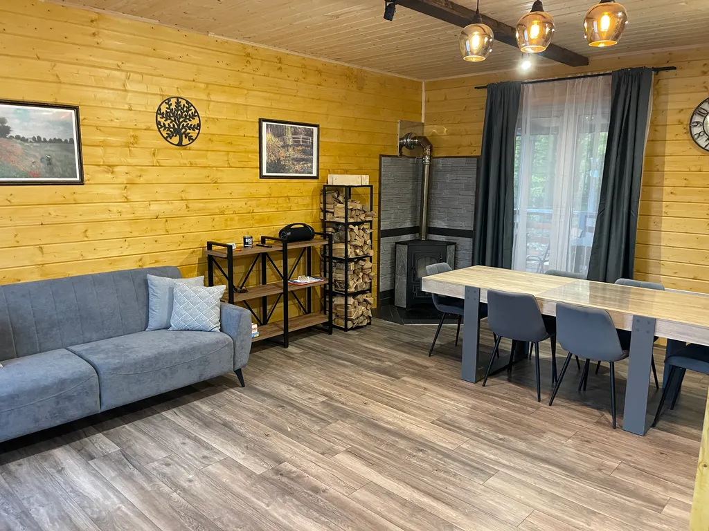 Домик у леса