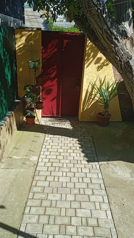 Коттедж Двух комнатный дом, в центре старого города — Евпатория