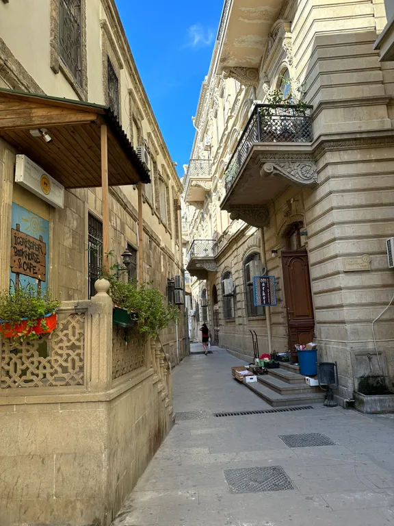 Апартамент в центральной исторической части Баку