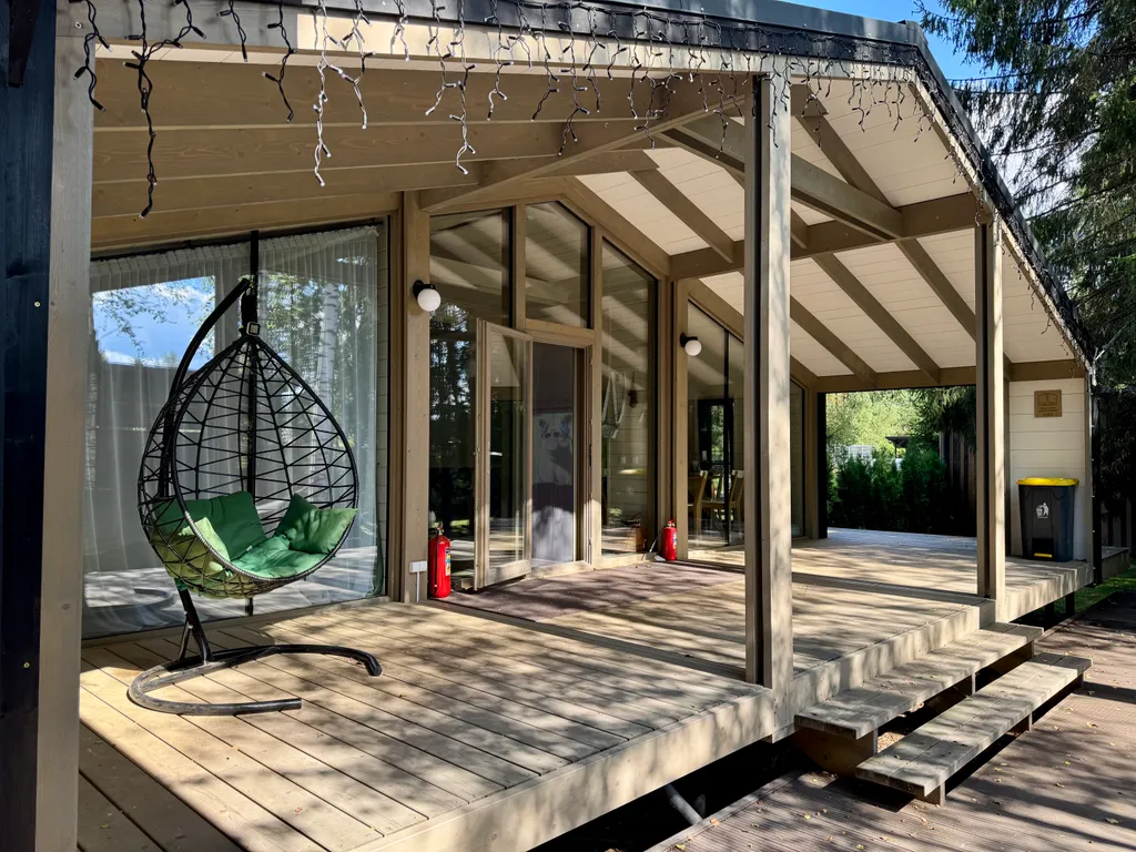 Коттедж Дом с верандой в лесу (3 спальни) — Дубна