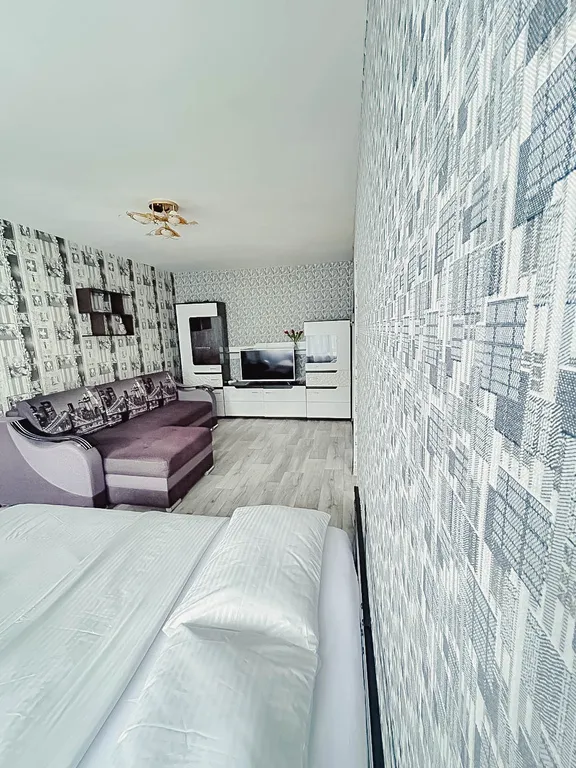 Двухкомнатная квартира Монро — аренда посуточно в Березники