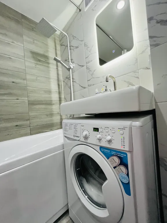 Новая квартира-студия около ТРК Алмаз