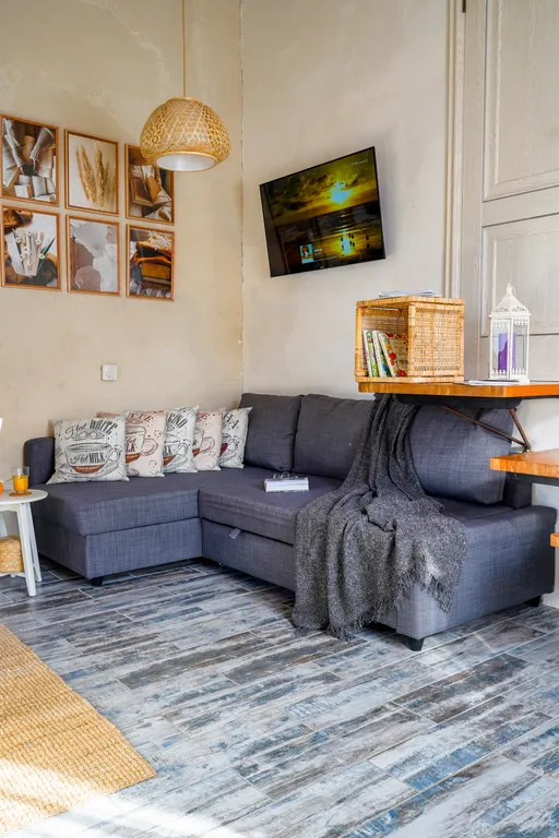 Просторная студия в зелёном тихом районе