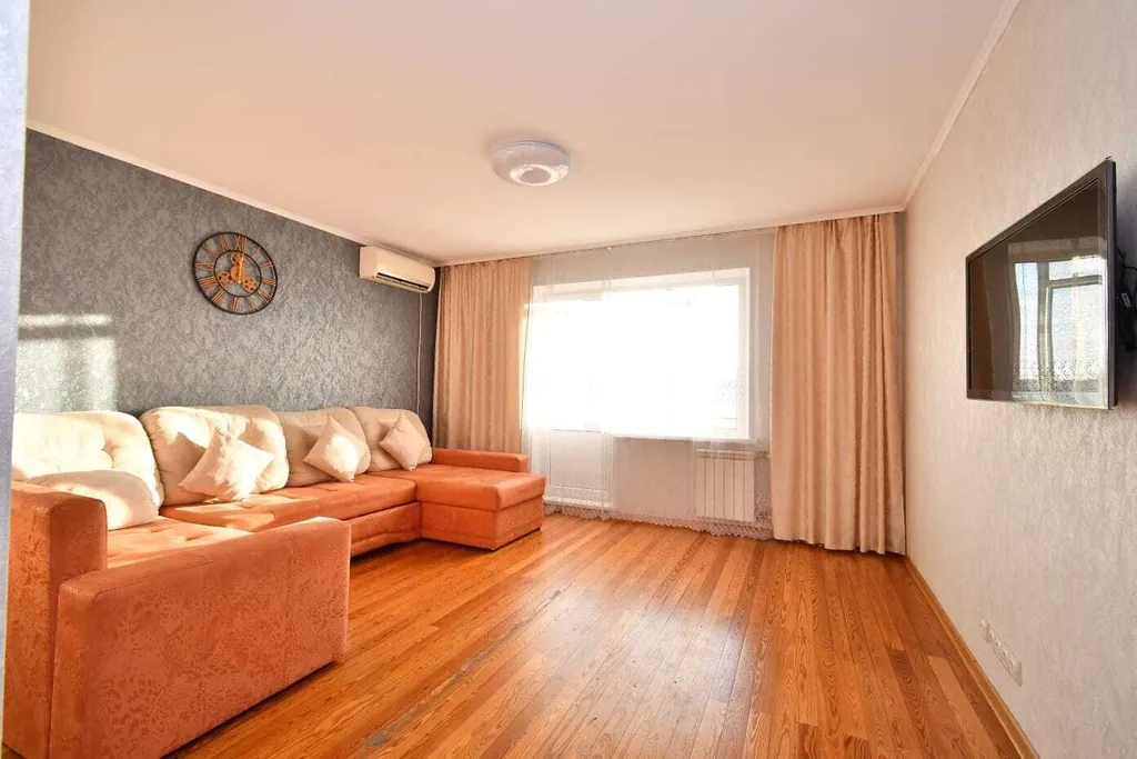 2-к. квартира "Orange" Вместительная двухкомнатная квартира на Взлетке