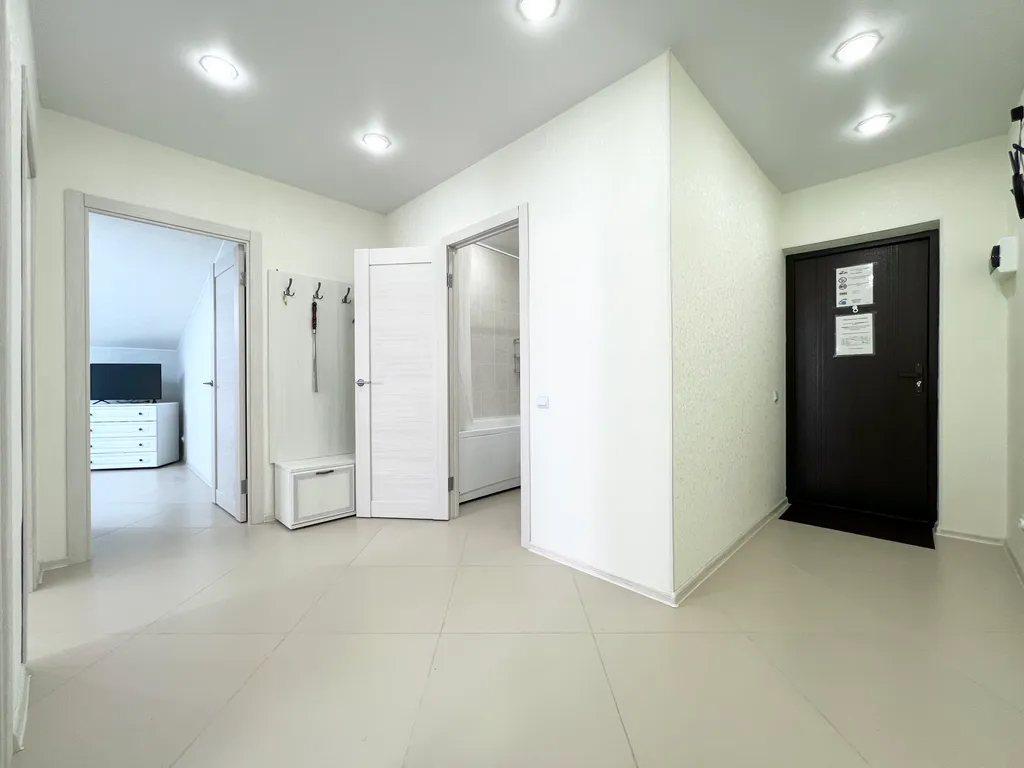 Комфортабельная 3-к квартира в новом доме на Тульской