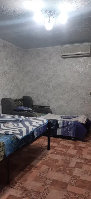 Отдельный дом без хозяев у залива