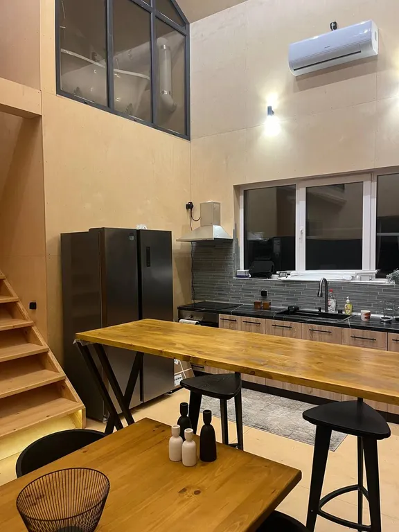 Барнхаус на берегу реки Кундыш