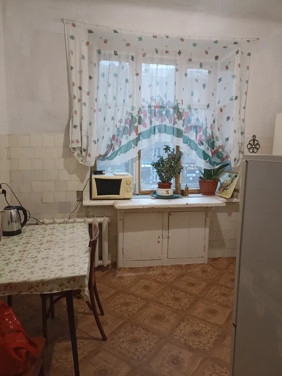 Комната в коммуналке