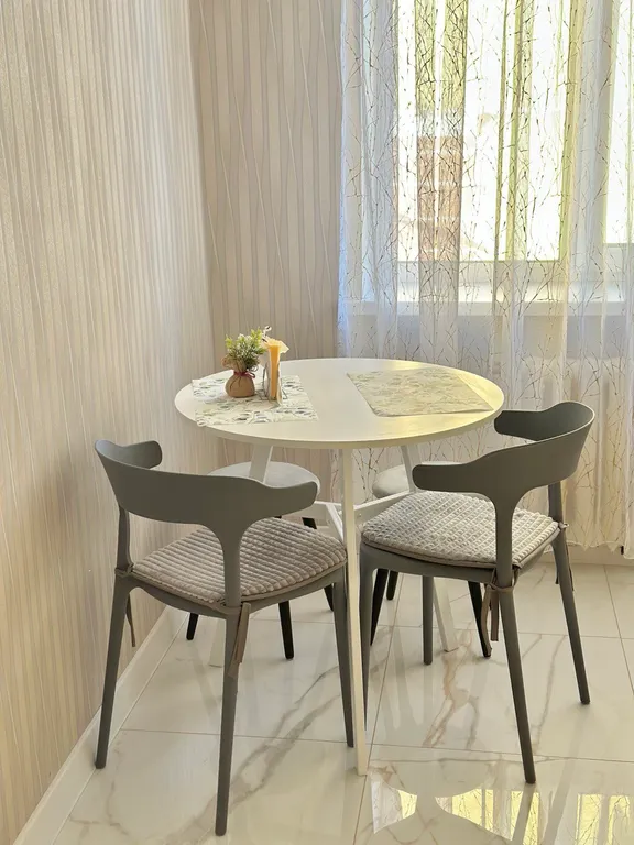 Квартира рядом с Лопатинским садом и крепостной стеной