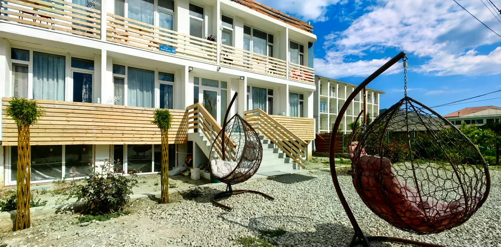 Квартира Квартира Две спальни с балконами, отоплением, кухней, стиралкой, парковкой — Судак