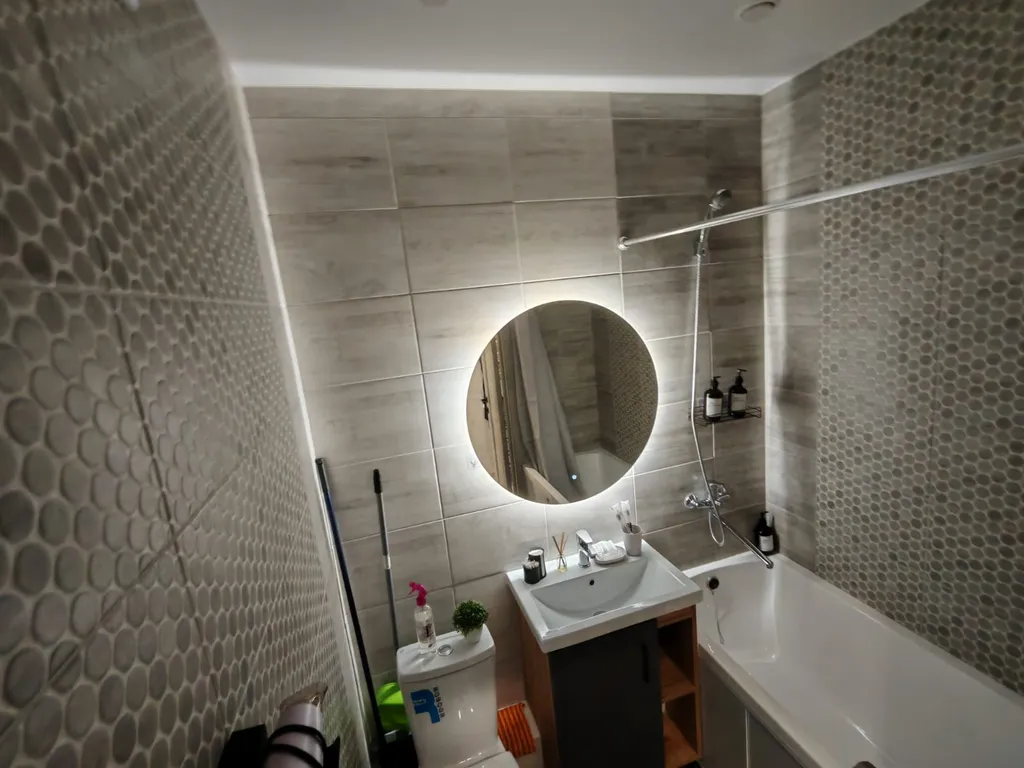 Рядом с аквапарком Улет