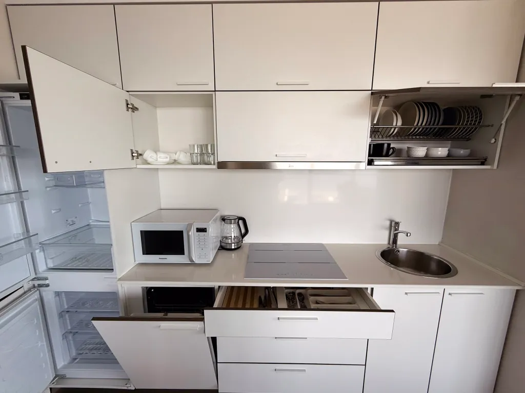 Трехкомнатная квартира на берегу моря, Porta Batumi Tower