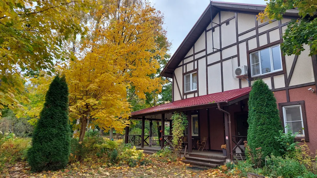 Коттедж Коттедж под сенью лесных деревьев — Москва