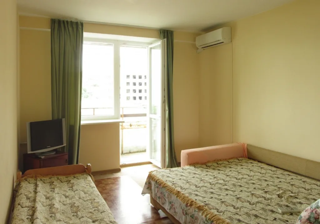 Квартира с видом на море и Карадаг — аренда посуточно в Орджоникидзе