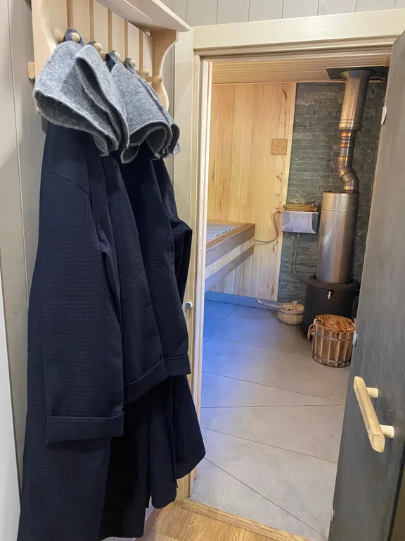 Гостевой дом рыбака с русской баней и банным чаном на терр-и минибазы