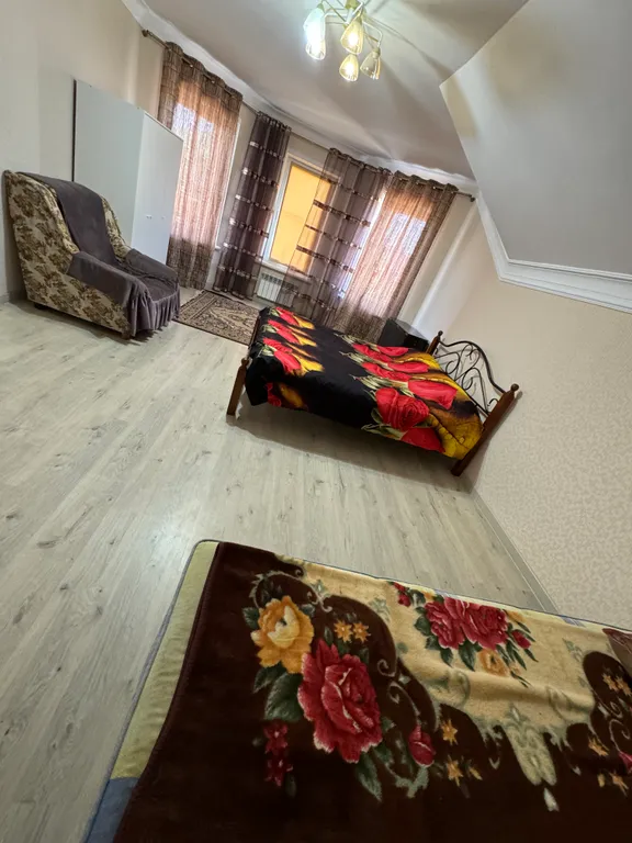 Дом с двором и беседкой в 7 минутах езды от пляжа