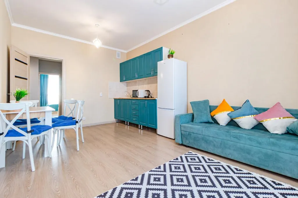 Уютная евро-трехкомнатная квартира в сердце столицы с видом на город