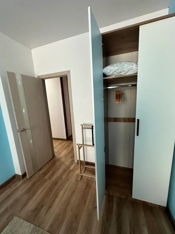 Просторная квартира с отдельным входом возле гипермаркета Перекресток