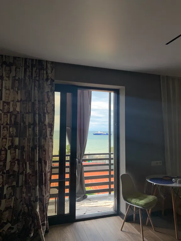 Студия с видом на море