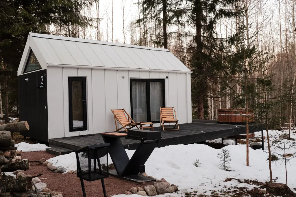 Уютный домик в лесу на двоих с купелью фурако и мангалом