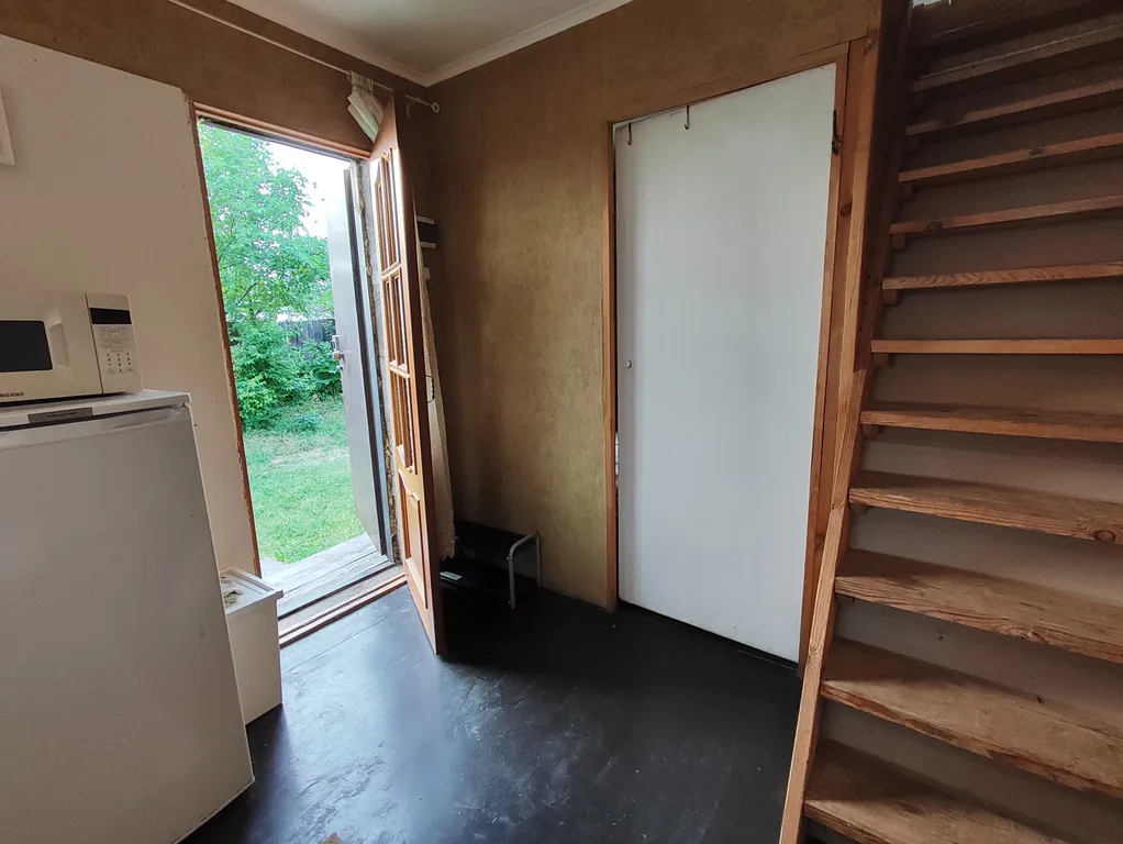 Домик на озере Синара