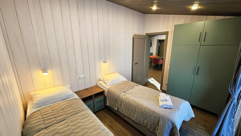 Далеко и надолго