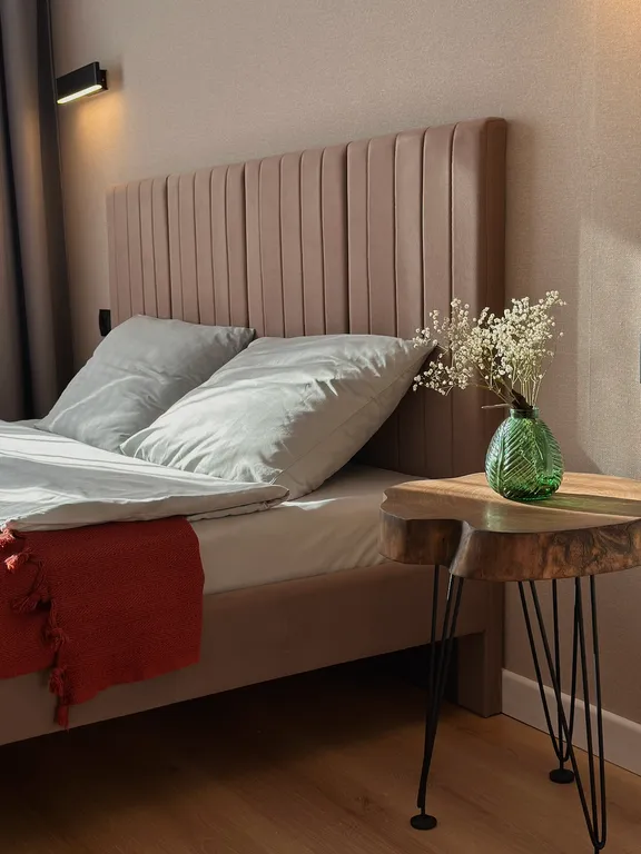 Солнечная квартира в центре города с видом на гору — аренда посуточно в Горно-Алтайск