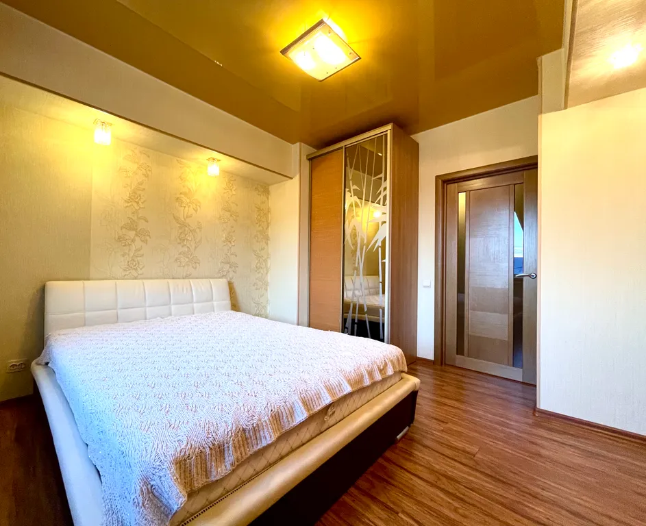 Видовые трёхкомнатные апартаменты на Набережной