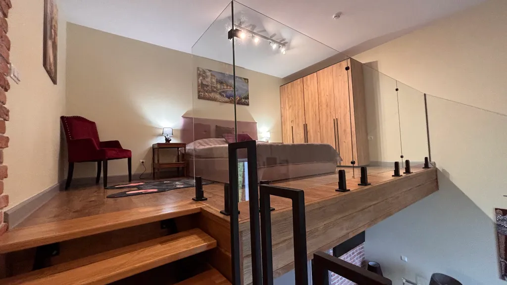 Стильные Апартаменты в стиле Лофт, тихое место в центре города