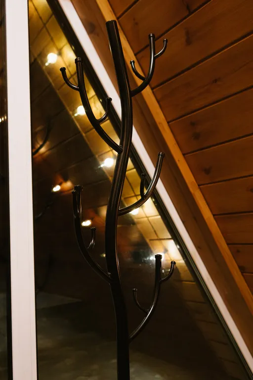 Домик в лесу вблизи от города в стиле A-frame