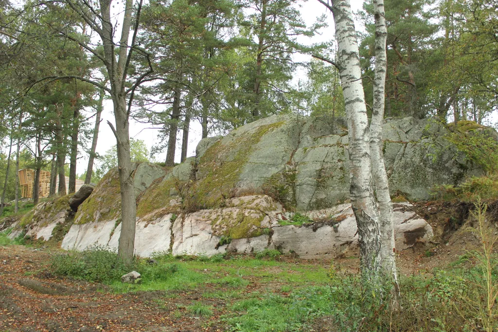 Коттедж Вилла Kaksi с видом на озеро и каменной зоной барбекю — Приозерск